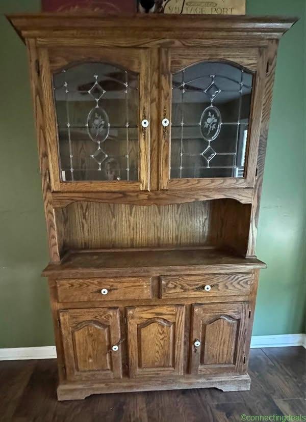Vintage Oak Style Dining Room Set – China