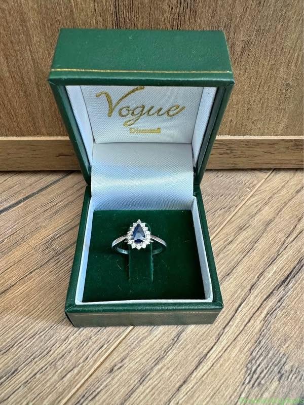 Vintage Style Halo Sapphire & Diamond Ring