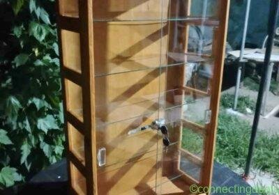 Free ad: Vitrina con cerradura. in Buenos Aires. Vitrina con cerradura. in Buenos Aires
