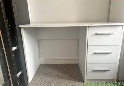 Free ad: White desk in Bristol. White desk in Bristol