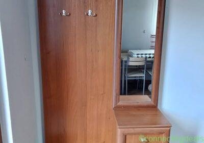 Free ad: Wieszak z lustrem in Warsaw. Wieszak z lustrem in Warsaw