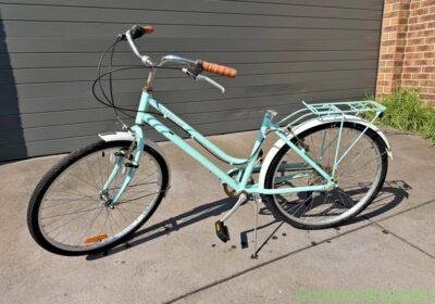 Women’s Vintage / Retro Traveller Bicycle in Melbourne