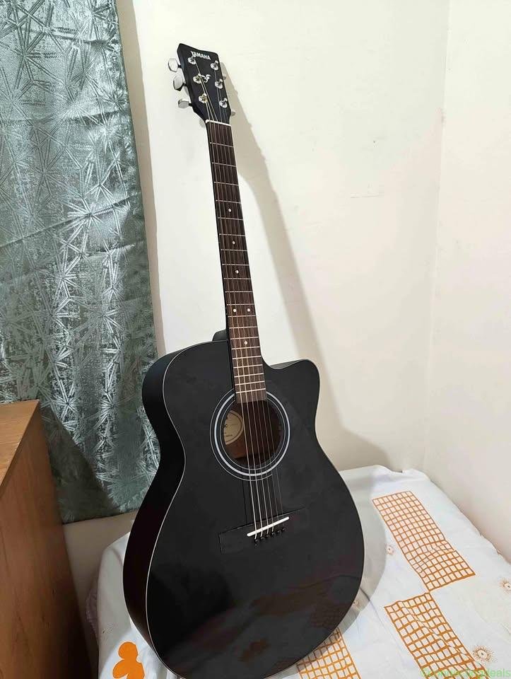 Yamaha Acoustic Guitar FS80C concert cutaway