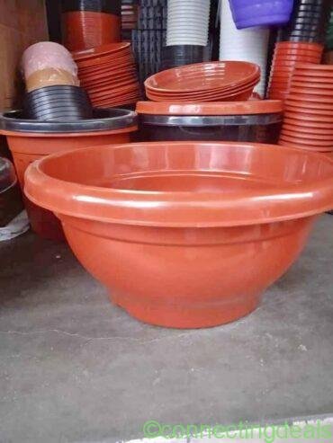Plastic flower pots