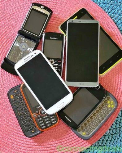 Lot of mobile phones Cellulaires Telephone Motorola Samsung BlackBerry