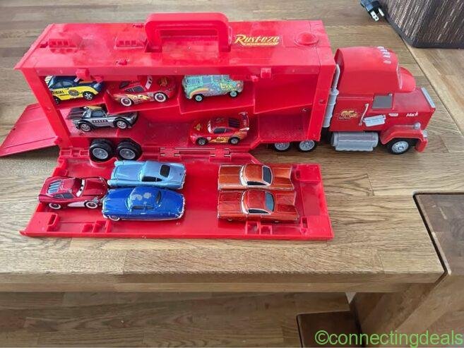 Mattel Disney et Pixar Cars Mack Mini Racers Hauler et 10 mini voitures jouet transporteur camion