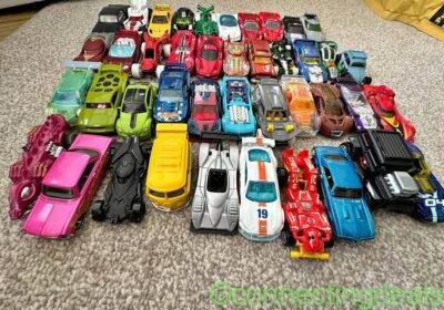 Hot wheels cars bundle x 43