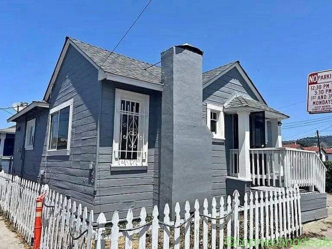 2 bed 1bath available house for rent