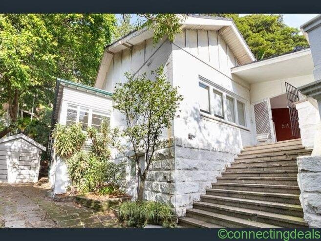 5 Beds 2 Baths House