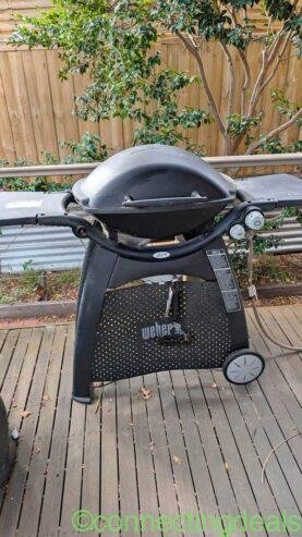 WEBER Family Q NG natural gas BBQ hardly used! Cost over 900 PICK UP BRIGHTON EAST