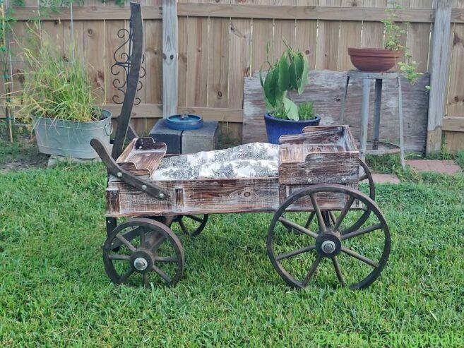 Garden decor wagon