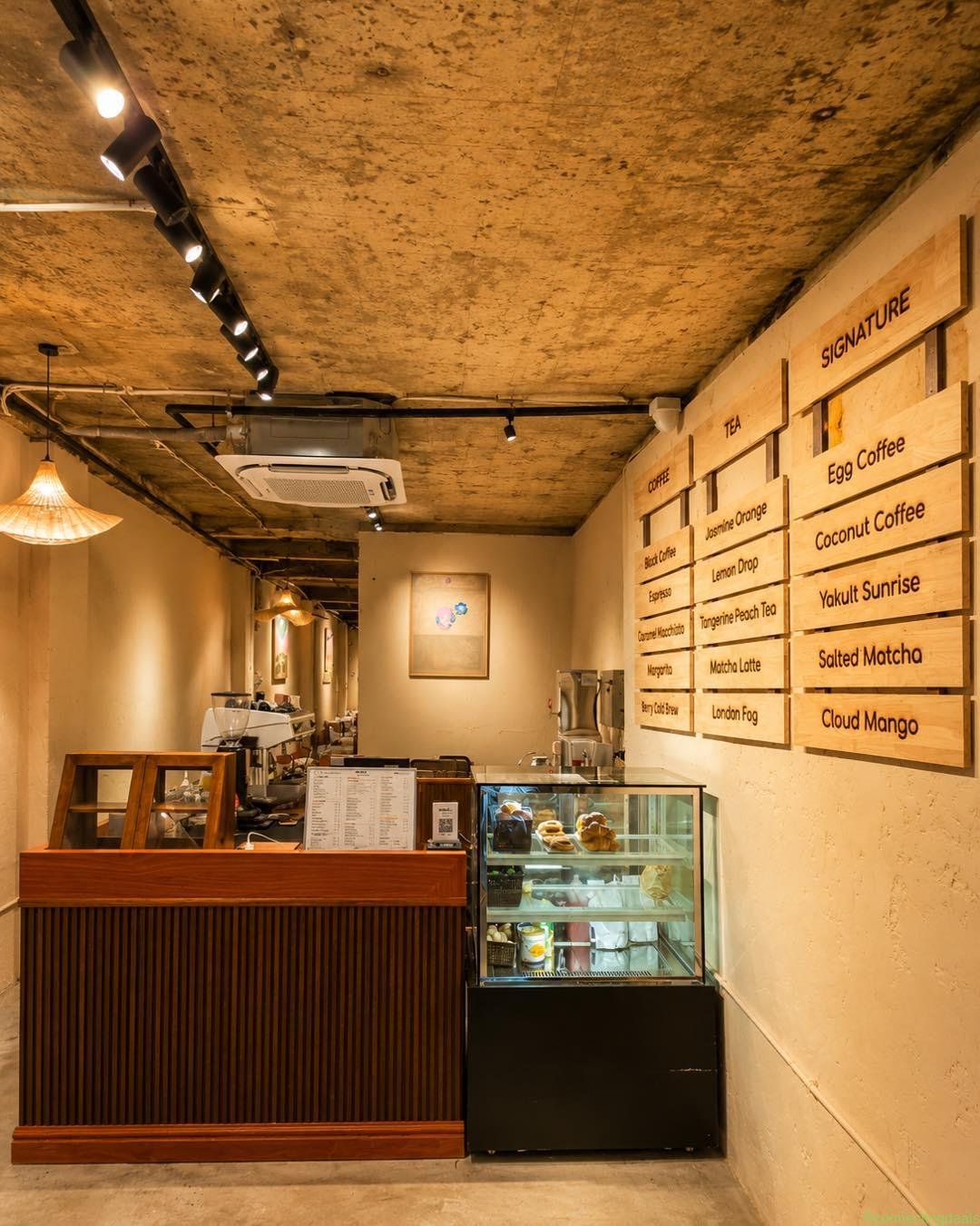 Most Unique Cafe Experience in Hanoi Train Street